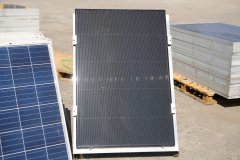 太阳能板刷什么能增加发电？